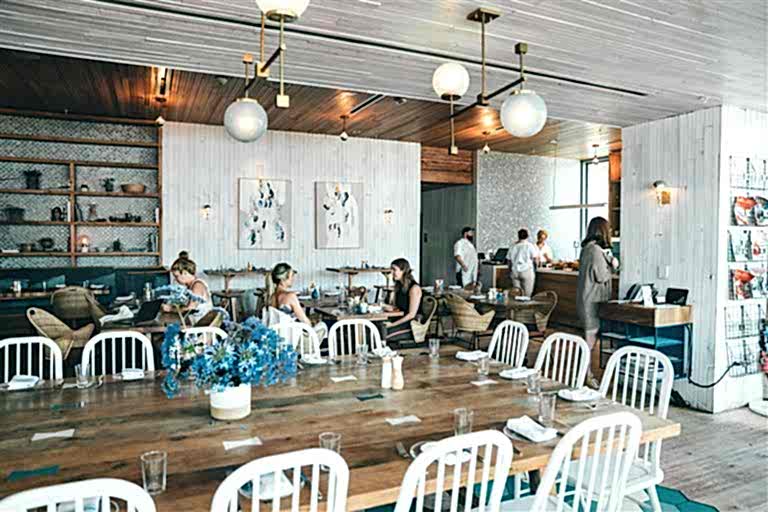 2025'te Sosyal Medya Çekiciliği için Kafe Tasarımı.